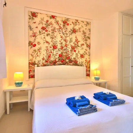 COTTAGE SMERALDA -5pax w/private jacuzzi terrace and shared Pool Seaview