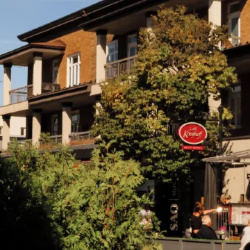 Petit Hôtel - Café Krieghoff Отели рядом с достопримечательностью «Большая Аллея»