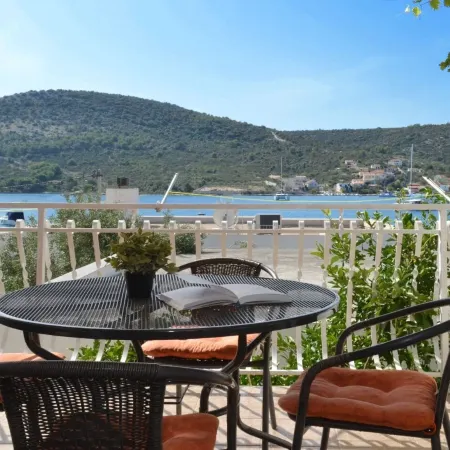 Apartments Paz Sea View
