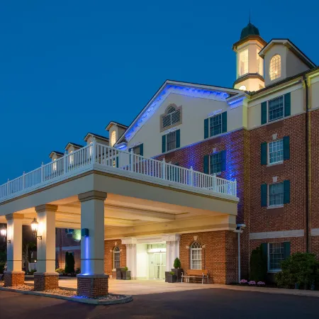 Holiday Inn Express STATE COLLEGE @WILLIAMSBURG SQ by IHG