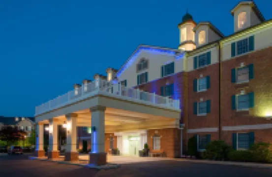 홀리데이 인 익스프레스 스테이트 칼리지 앳 윌리엄스버그 스퀘어 바이 IHG