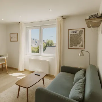 Studio lumineux, Centre-ville et plages Отели в г. Лорьян