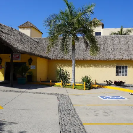 Zar Manzanillo