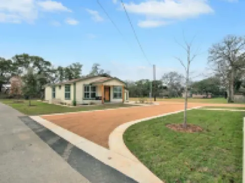 Upscale Home with Pool and FirePit - Close to Mercer St! Hotels in Dripping Springs