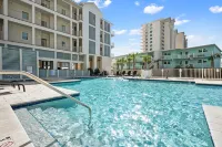 Sea Glass 214 - 3-Bedroom Luxe Condo, Right on the Beach with Amazing Pool View! - Private Pool