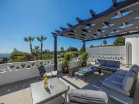Luxury 4-Bed Villa with Heated Pool & Rooftop Sea Views –400m from Coelha Beach - Villa