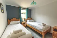 Tregurrian Villas - Villas