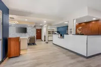 Comfort Inn & Suites Harrisburg-Hershey North - parking