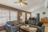 Beaver Lodge 5 Bedroom Home - Parking