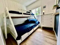 Lake Mushamush Cottage! Hotels in Lunenburg