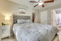 4 Mi to Dtwn Phx: Midtown Condo w/ Patio! Hotels in Encanto