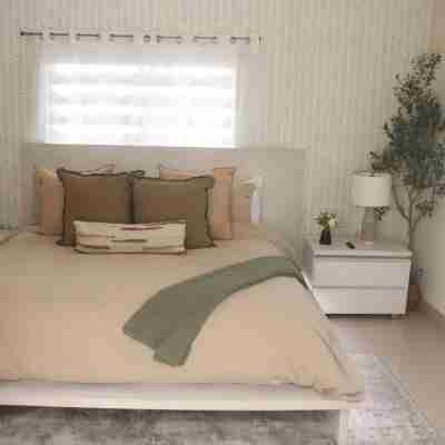 Island VYB Luxe Villa Ochi Rios With SOLAR system Rooms