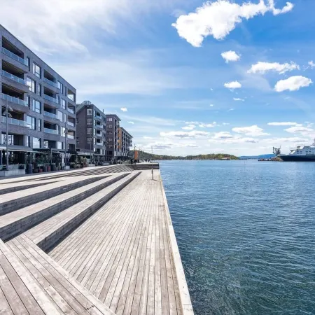 Urban escape - Only steps from the waterfront