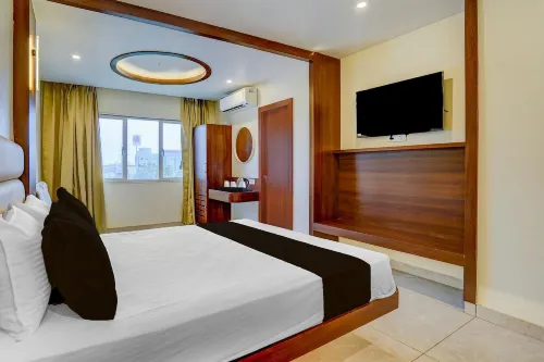 Super Townhouse Zero Mile Gandhi Setu - Homestays