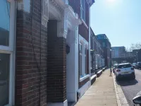 5 Bedroom 5 Bath House  Portsmouth Docks - Villas