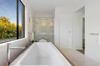 Longboard Coastal Retreat