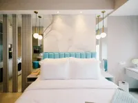 Avira at Anderson Pakuwon Mall Hotels in Wiyung