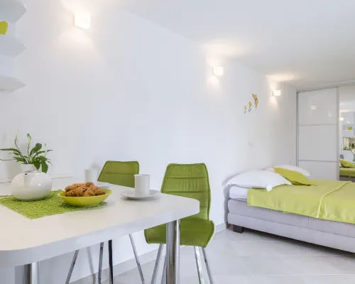 Apartments Nikolina โรงแรมในฮวาร์