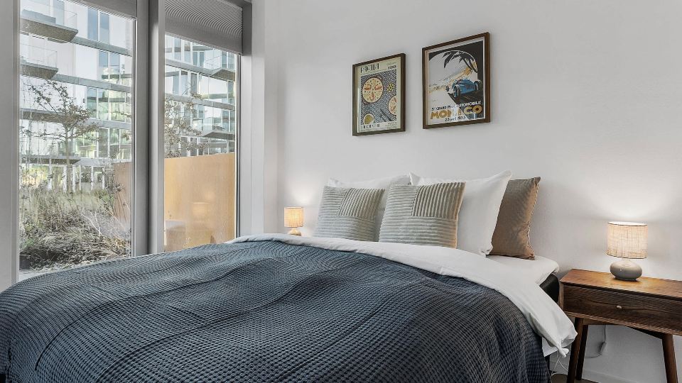 The Marina Suite Including 1x Free Private Parking Spot
