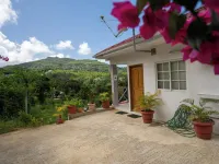 CREOLE COTTAGE ANNEX Hôtels à : Anse Royale