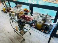 24 on Basil Boutique Luxury Hotel - Aamiainen