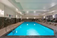 La Quinta Inn & Suites by Wyndham Dodge City - Pools