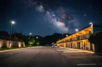 Rodeway Inn - parking
