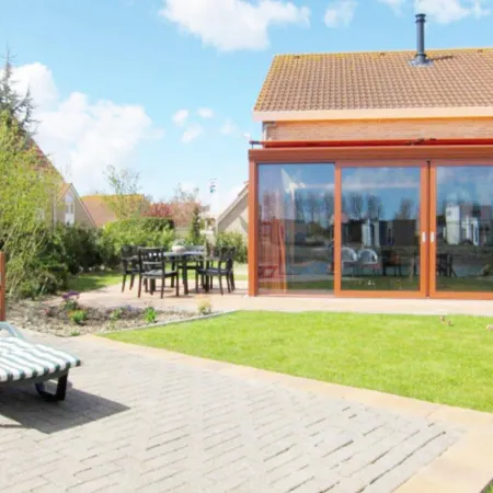 Nice Holiday Home With Courtyard