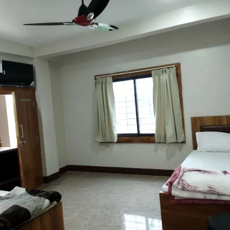 HOTEL SR KILERAMA ASHTA