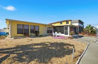 4 bedrooms home located on the deep water canal 13630 Garris Dr. Hudson Fl 34667