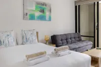 Easy Stay Pool Esplanade Views - Homestays