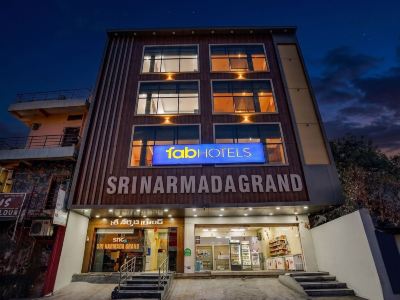 FabHotel Sri Narmada Grand