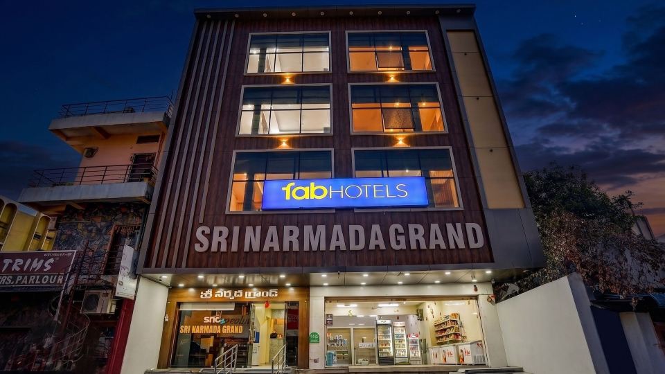 FabHotel Sri Narmada Grand