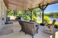 Game Room, Dock & More! Panoramic Lakefront Oasis - 4 tähden