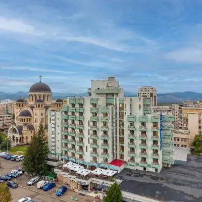 Hotel Sarmis Hotels near Camping Tranzit Deva