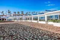 Bright Dog-Friendly Suite with Kitchenette, Heated Outdoor Pool, Hot Tub, Patio -  Ferienwohnungen