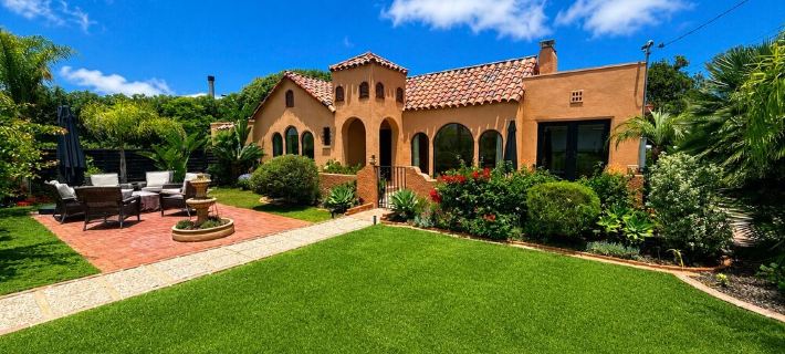 Historic Spanish Home - Walk to the Beach, Restaurants and Shopping! Hotels in Encinitas