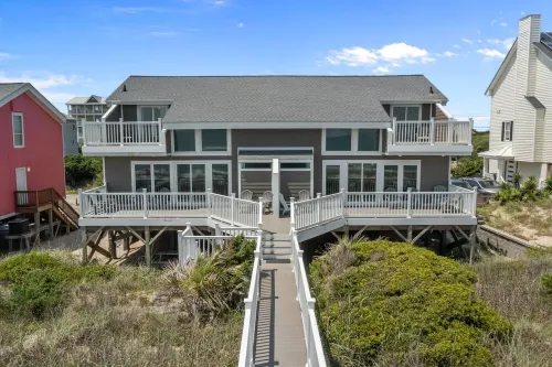 Crystal Coast Paradise: Oceanfront Home with Stunning Views, West, Emerald Isle! - 4 tähden