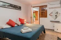 Tranquil Havana Holiday House Central Location, Modern Comforts - 2 ดาว