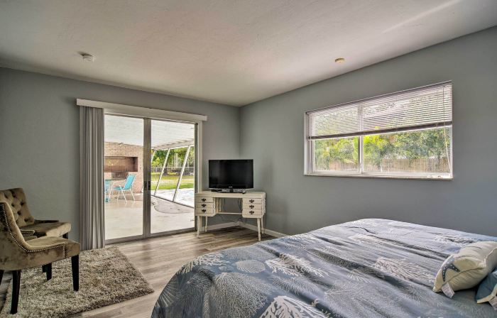 Sarasota Home w/ Large Backyard & Water Access