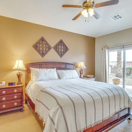 Hike, Golf & Try Your Luck! Mtn-view Mesquite Home
