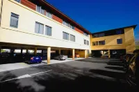Ventura Inn & Suites Hamilton - parking