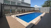 ホリデイ イン エクスプレス アンド スイーツ ロス モチス セントロ バイ IHG - プール