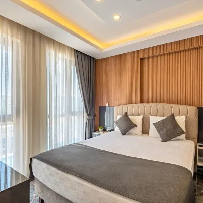 Laristone Suite Spa Hotel Hotels near Concorde pool