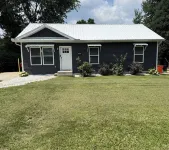 New 3-bedroom stylish house centrally located in Elizabethtown. - 3-Star