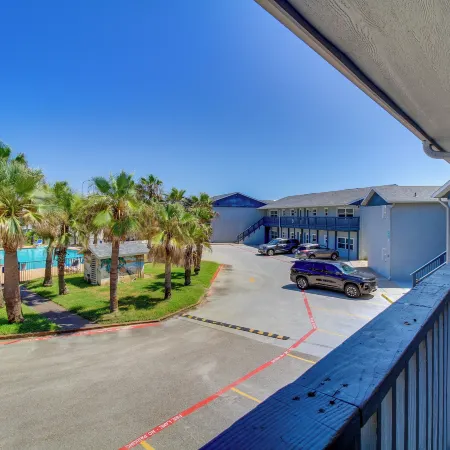 Sea-King Sol Ocean-View Condo in Port Aransas!