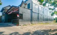 Urbanview de Path House Syariah Boyolali - parking