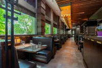 Sandman Signature Surrey-Guildford Suites - Pet friendly