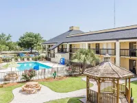 Quality Inn Mt. Pleasant – Charleston Hotels near Wragg Square
