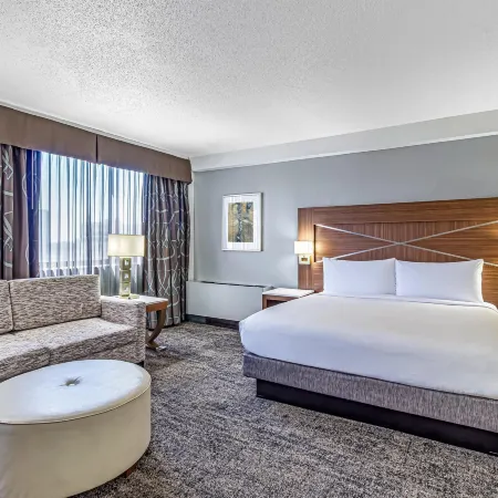 DoubleTree by Hilton Hotel Milwaukee Downtown